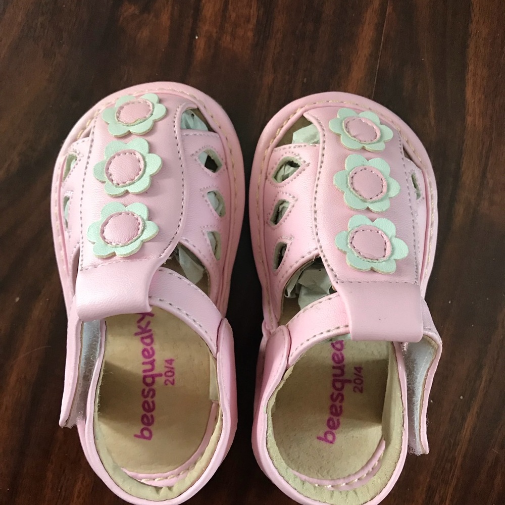 Leather squeaky sandals